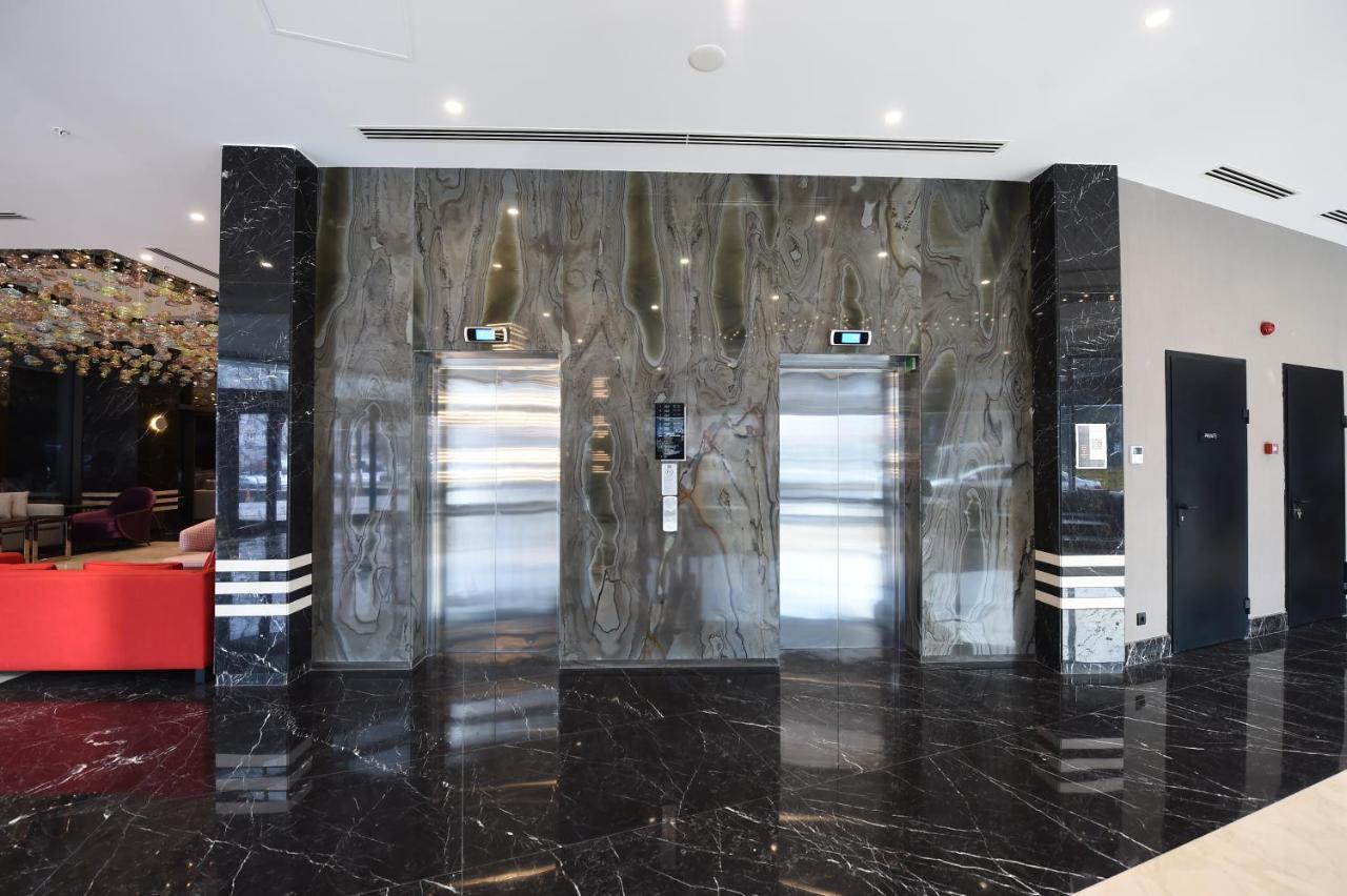 Cher Hotel & Spa Taksim 伊斯坦布尔 外观 照片 The elevators at the hotel